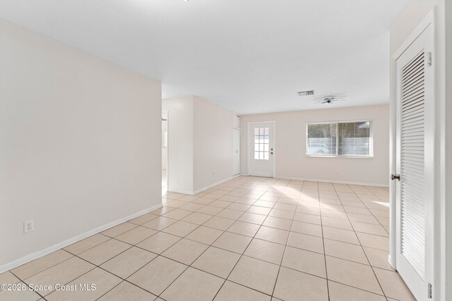 Building Photo - 420 S Tropical Trail