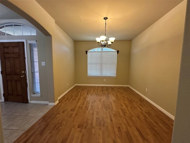 Building Photo - 8466 Davis Dr