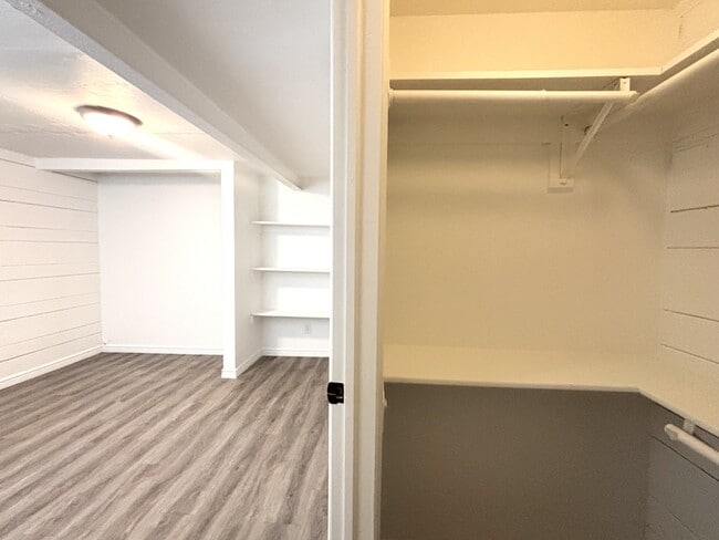 Building Photo - 119 E Leslie Ave