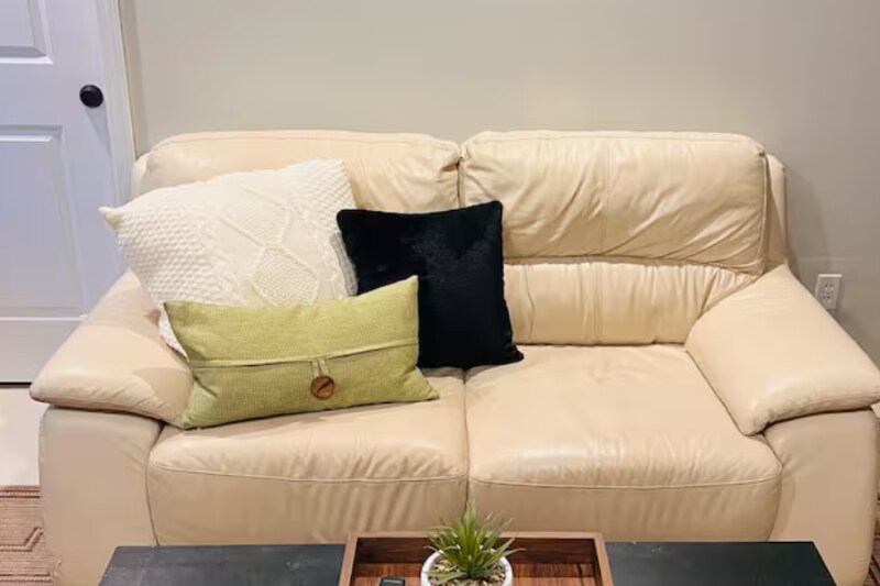 Building Photo - 6362 Valhalla Dr