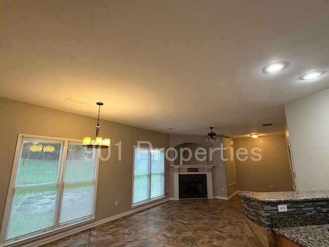 Building Photo - 3777 Pavilion Cir