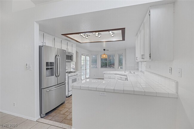 Building Photo - 4517 Inez Dr