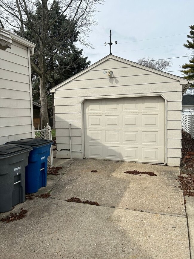 Building Photo - 3 Bed Home for rent!
