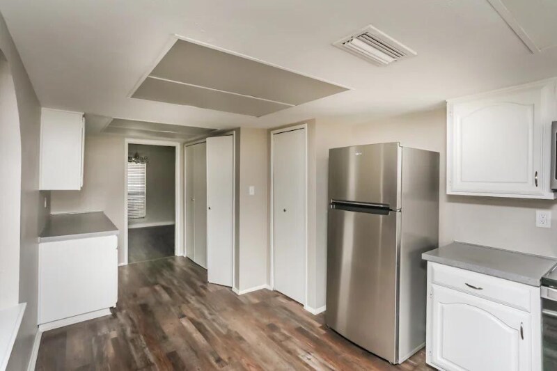 Building Photo - 501 Hardwood Trail