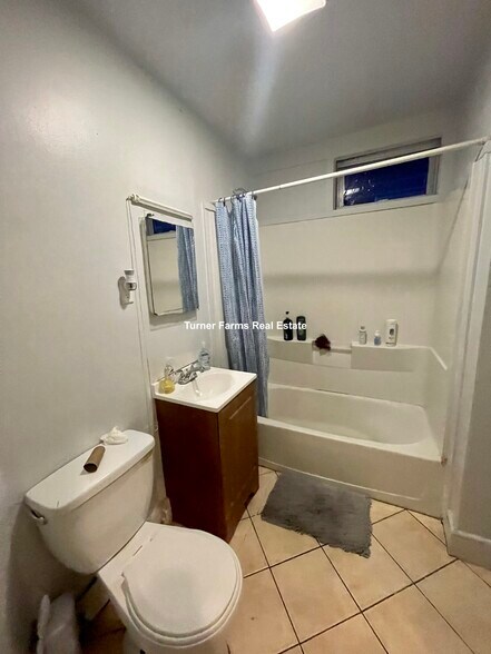 Building Photo - 34 Cherokee St