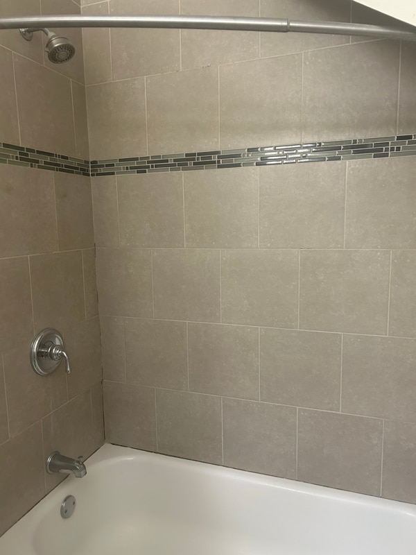 Building Photo - 1515 W Wilson Ave