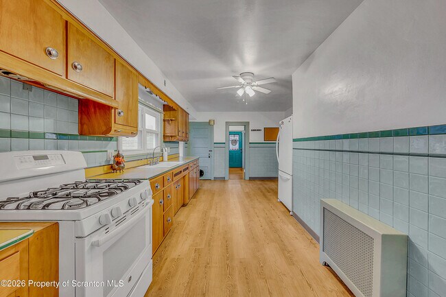 Building Photo - 123 William St