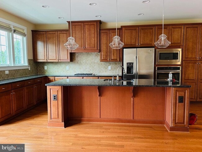 Building Photo - 3152 Yeager Dr