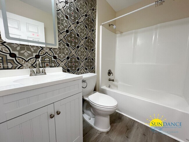 Building Photo - Custom upgrades in this beautiful Crestview home!