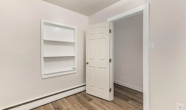 Building Photo - 536 Lansvale St