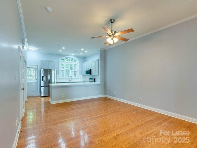 Building Photo - 1571 Pecan Ave