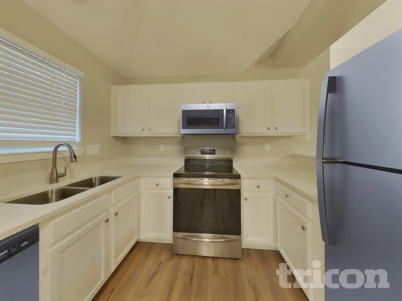 Building Photo - 1314 Jasmine Dr