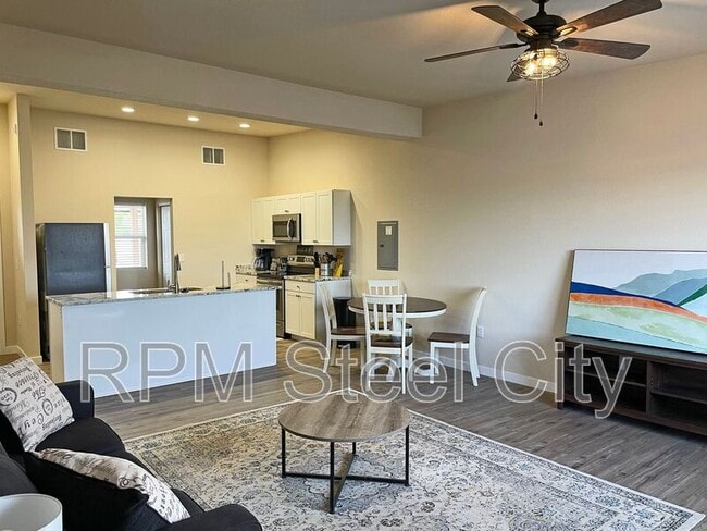 Building Photo - 751 E Laporte Dr