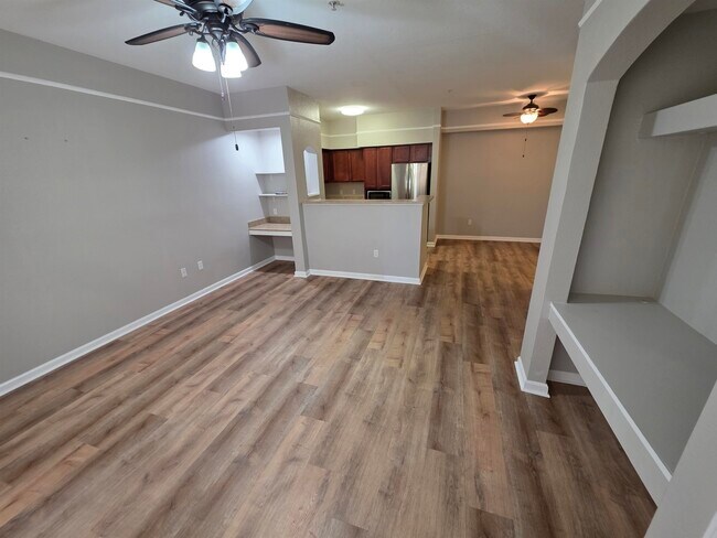 Building Photo - 2801 Chancellorsville Dr