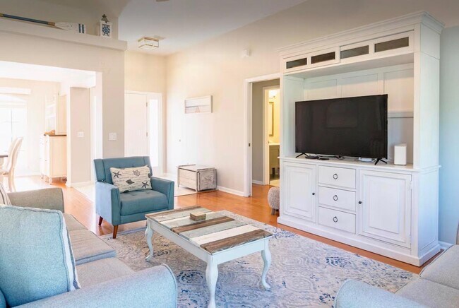 Building Photo - 5340 4th St