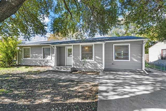Building Photo - 1502 Kent Dr