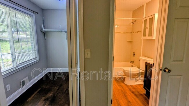 Building Photo - 631 Blackhawk Cir