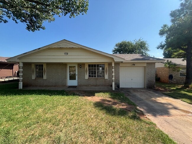 Primary Photo - Sweet Two Bedroom Mustang Home