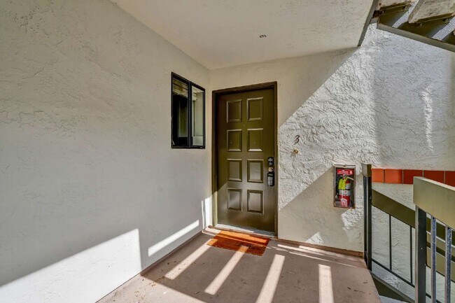 Building Photo - 614 San Conrado Terrace