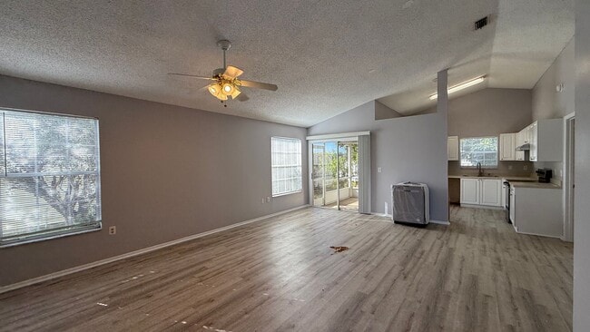 Building Photo - Annual 2 bedroom 2 bath Unfurnished Single Family Home in Lakeside South