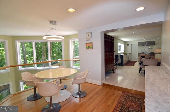 Building Photo - 9401 Tobin Cir