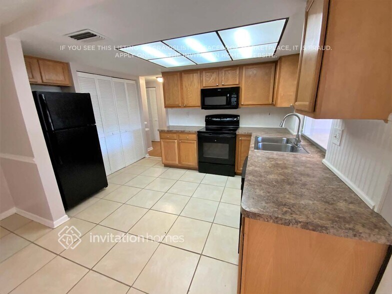 Building Photo - 7234 Magnolia Valley Dr