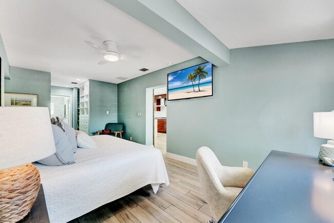 Building Photo - 2291 SE 15th St