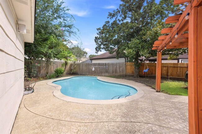 Building Photo - 20646 Prince Creek Dr