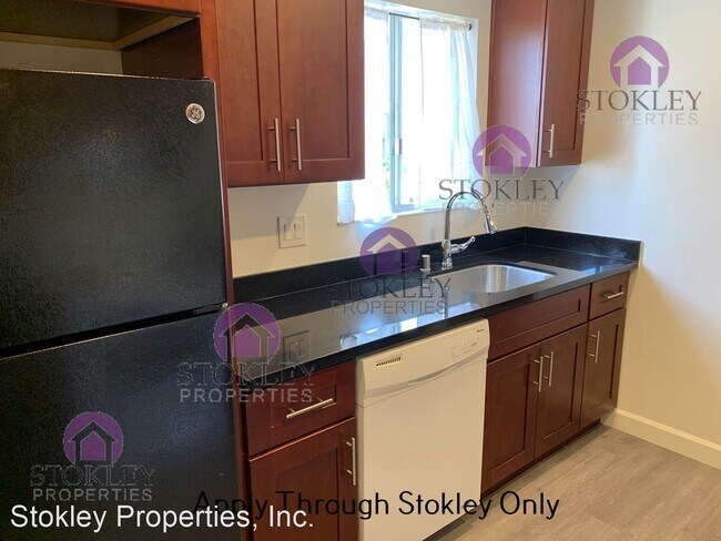 Building Photo - 2 br, 2 bath House - 1965 Ascot Drive #4