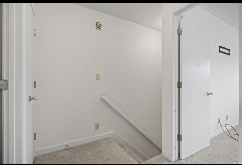 Building Photo - 713 67th Ave N