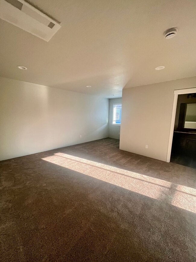 Building Photo - New Construction Medford/Central Point Area - Close to all Everything !