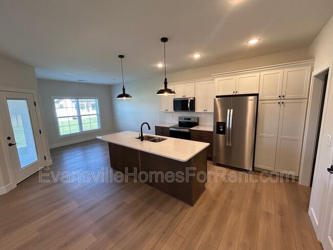 Building Photo - 3520 Sand Dr