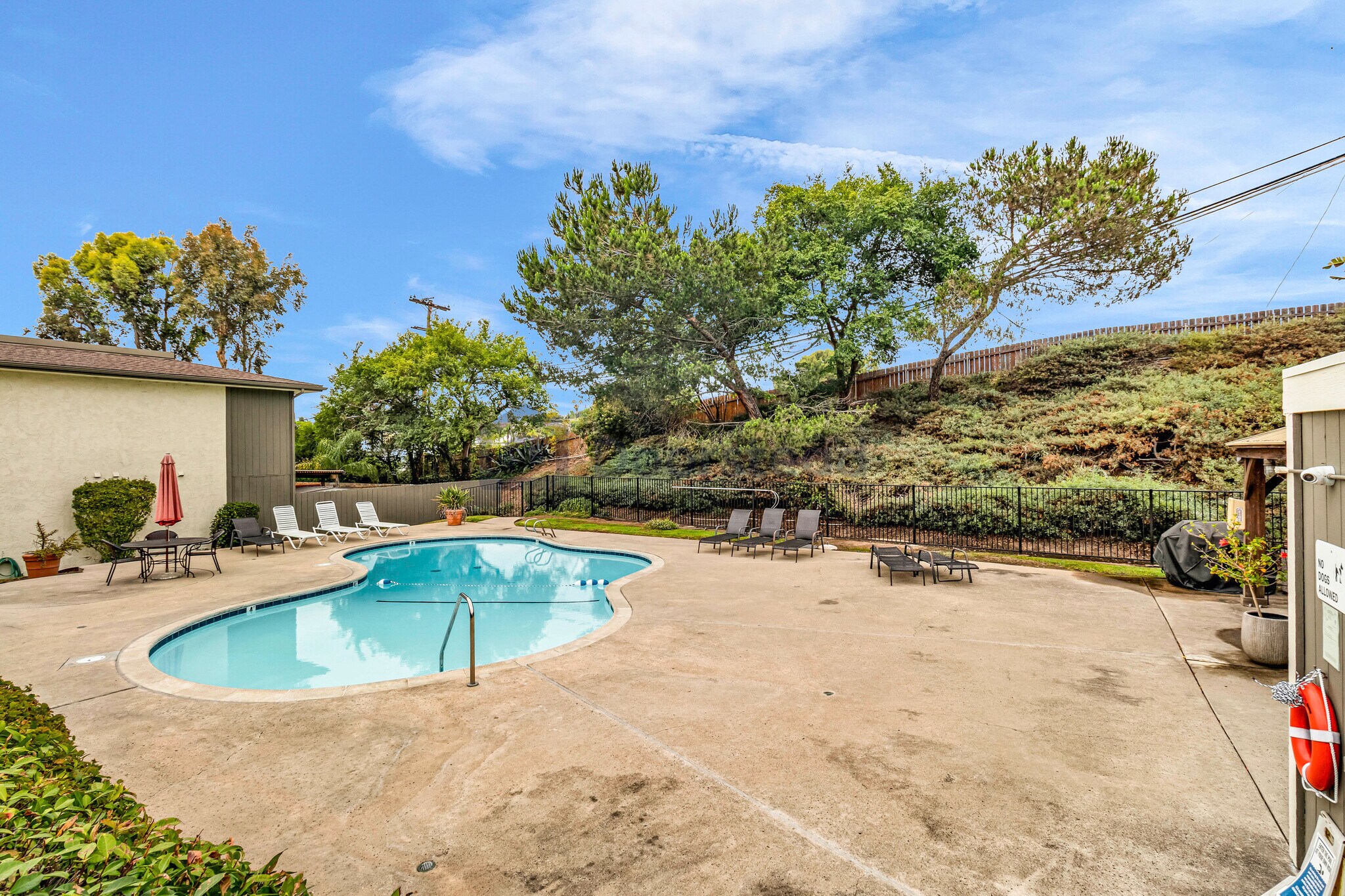 Building Photo - 9175 Campina Dr