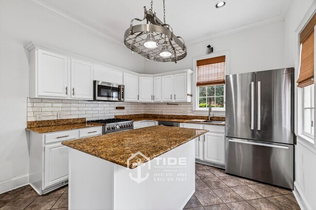 Building Photo - Walkable Downtown Living