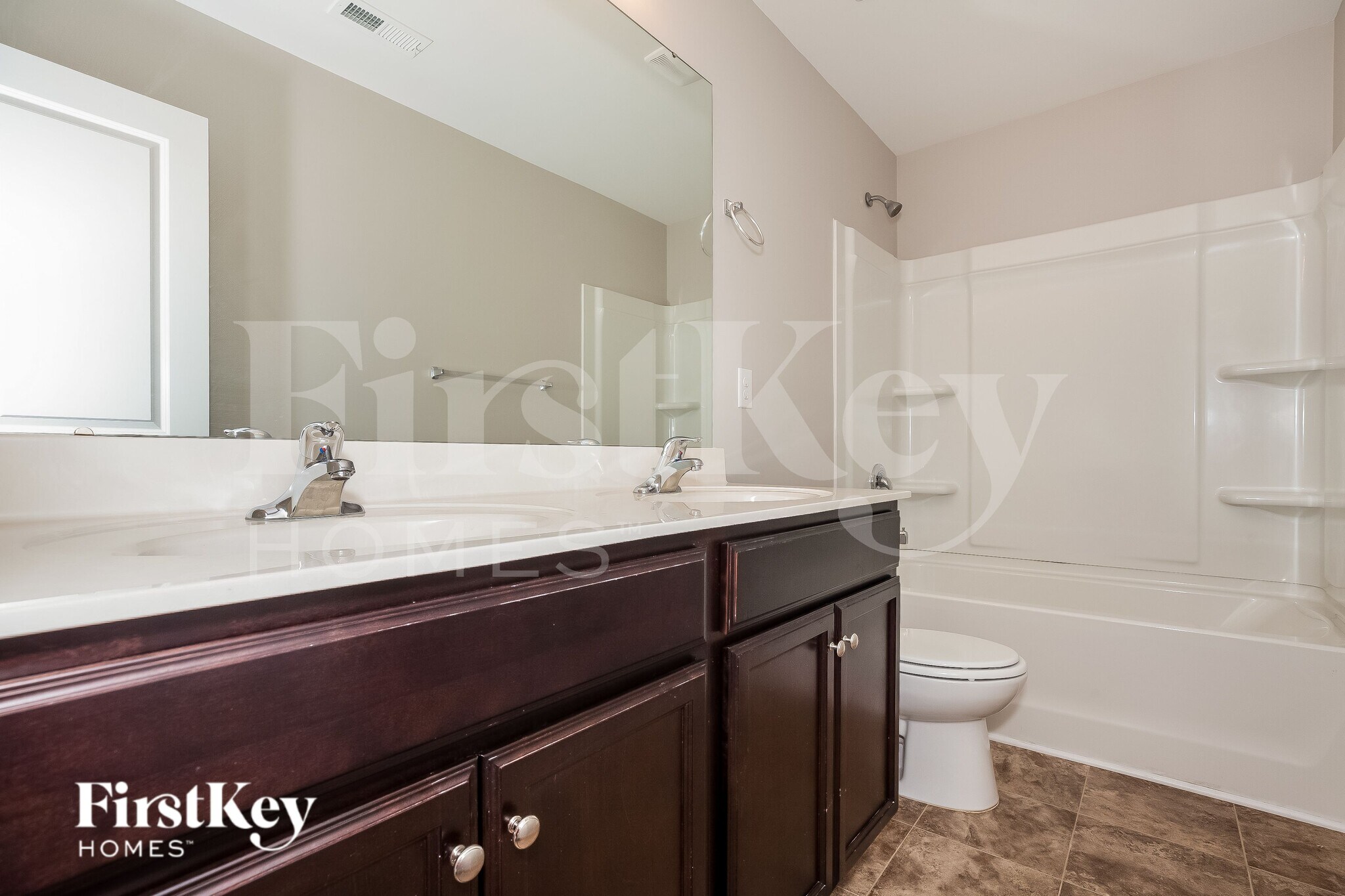 Building Photo - 1512 Summer View Ln