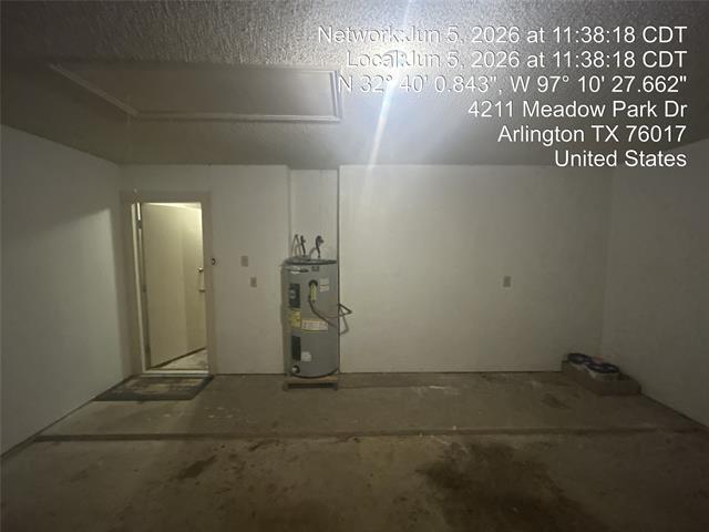 Building Photo - 4211 Meadow Park Dr