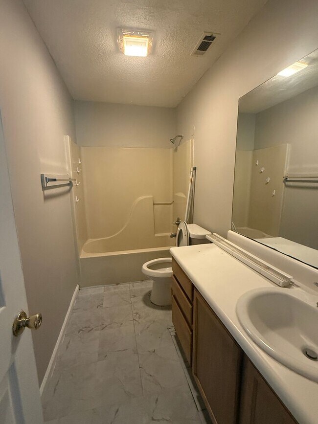 Building Photo - 8127-8127 Carlton Trail NW