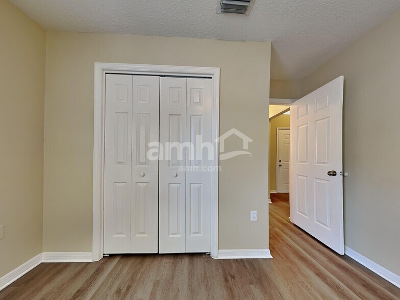 Building Photo - 10835 Peppersong Dr