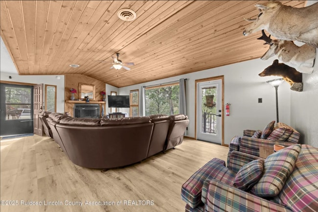 Building Photo - 119 Chaparral Dr