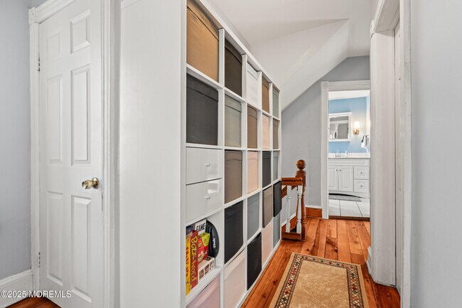 Building Photo - 49 Franklin Ave