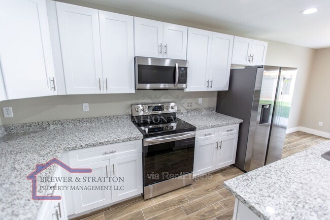 Building Photo - 2324 W Mobile Ln