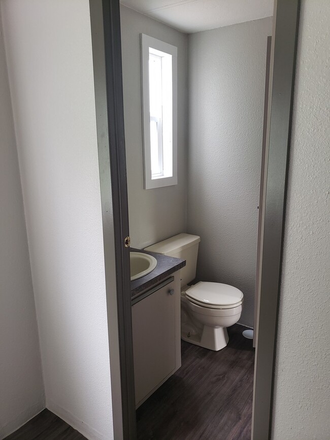 Building Photo - 3 bed 1.5 bath mobile