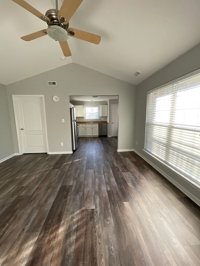 Building Photo - 2133 Welsh Dr
