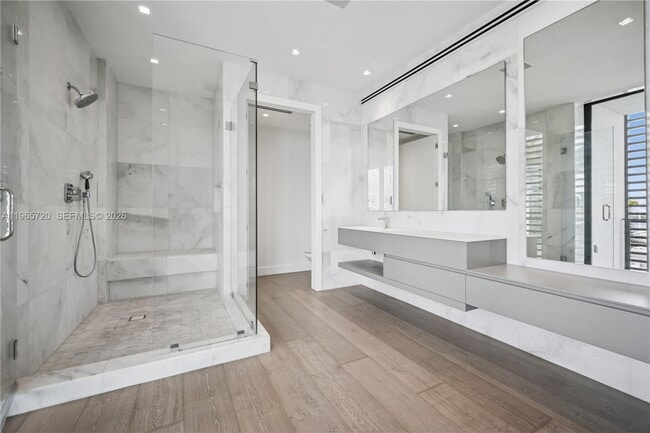 Building Photo - 420 N Hibiscus Dr