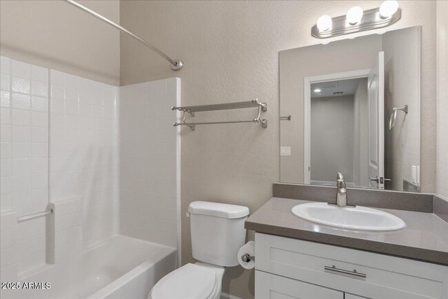 Building Photo - 1406 W Main St