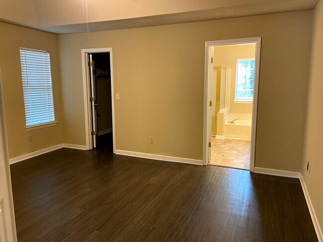 Building Photo - 2111 Boone Pl
