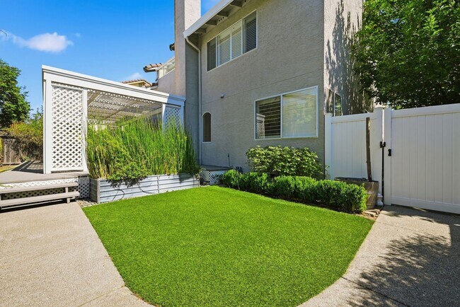 Building Photo - 4125 Fireside Ct