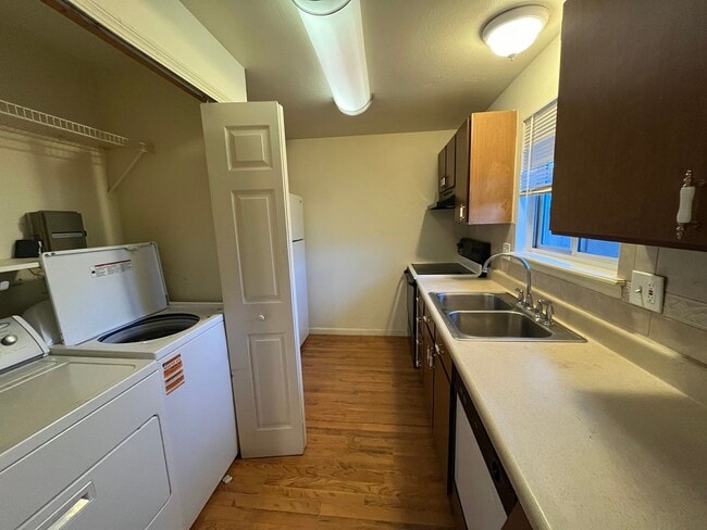 Building Photo - Fantastic Duplex Unit in Loveland