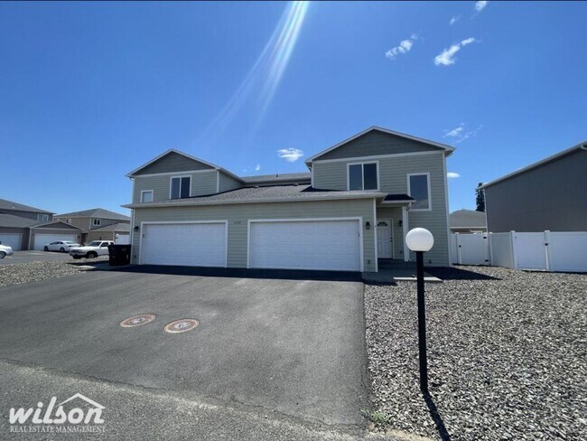 Building Photo - 2902 Willow St