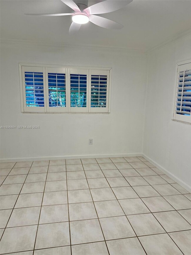 Building Photo - 2842 Coconut Ave